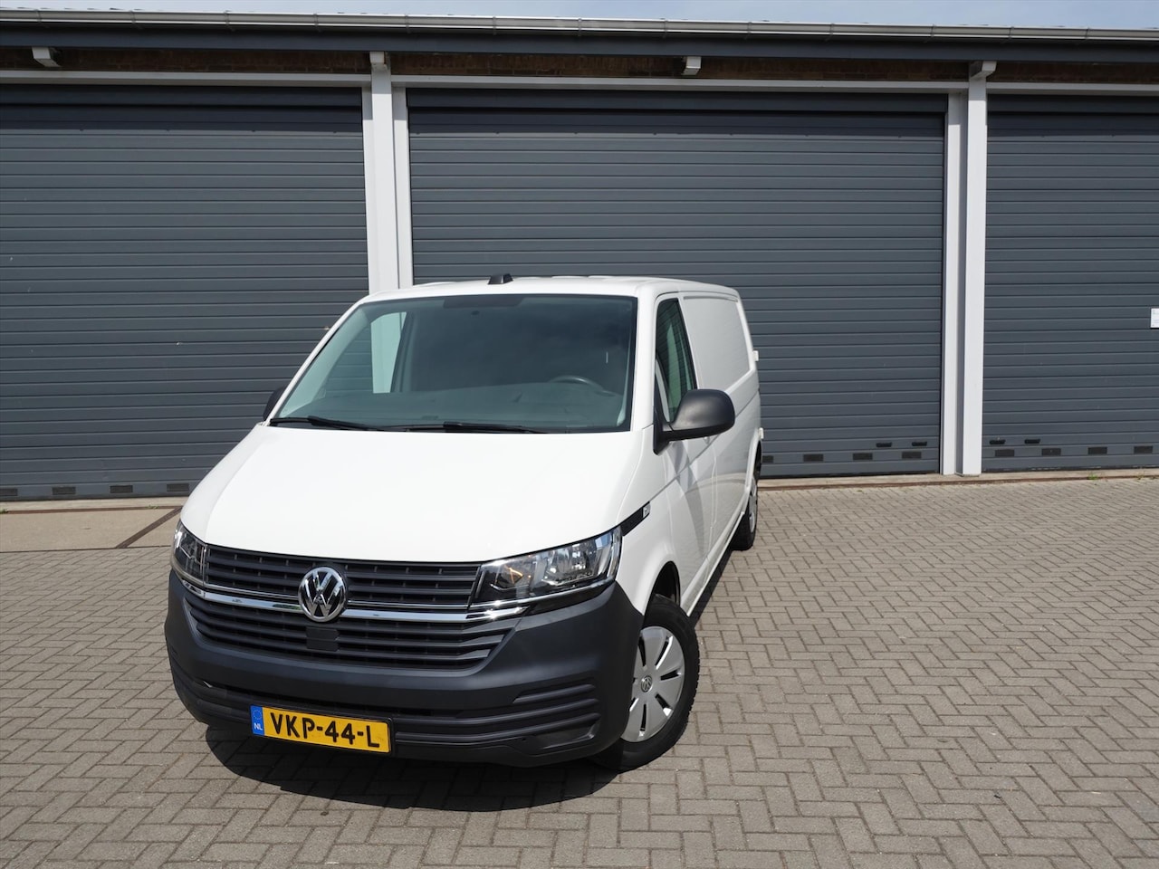 Volkswagen Transporter - GB 2.0 TDI 110pk L2H1 340/2800 Economy Business - AutoWereld.nl
