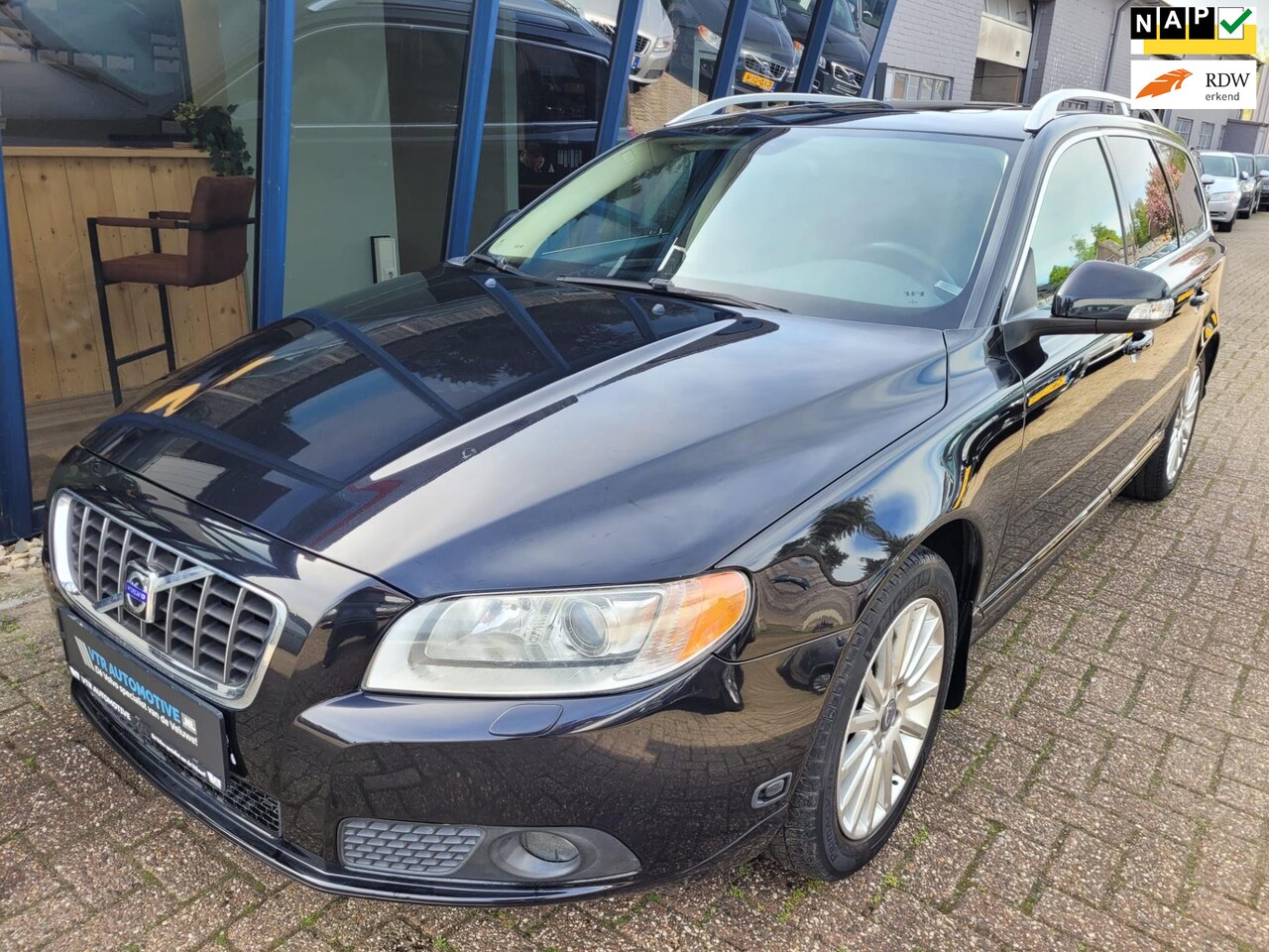 Volvo V70 - 2.5FT Summum Automaat LEER / SUNROOF / YOUNGTIMER - AutoWereld.nl