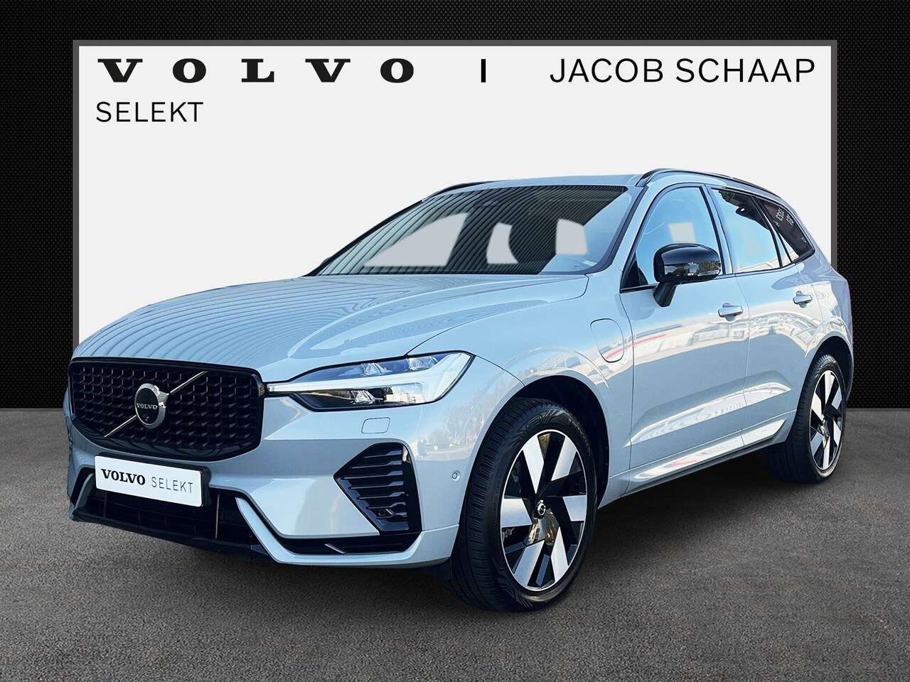 Volvo XC60 - 2.0 T6 Plug-in hybrid AWD Ultimate Dark / Head-Up / Trekhaak / Blis / 360 Camera / Schuif/ - AutoWereld.nl