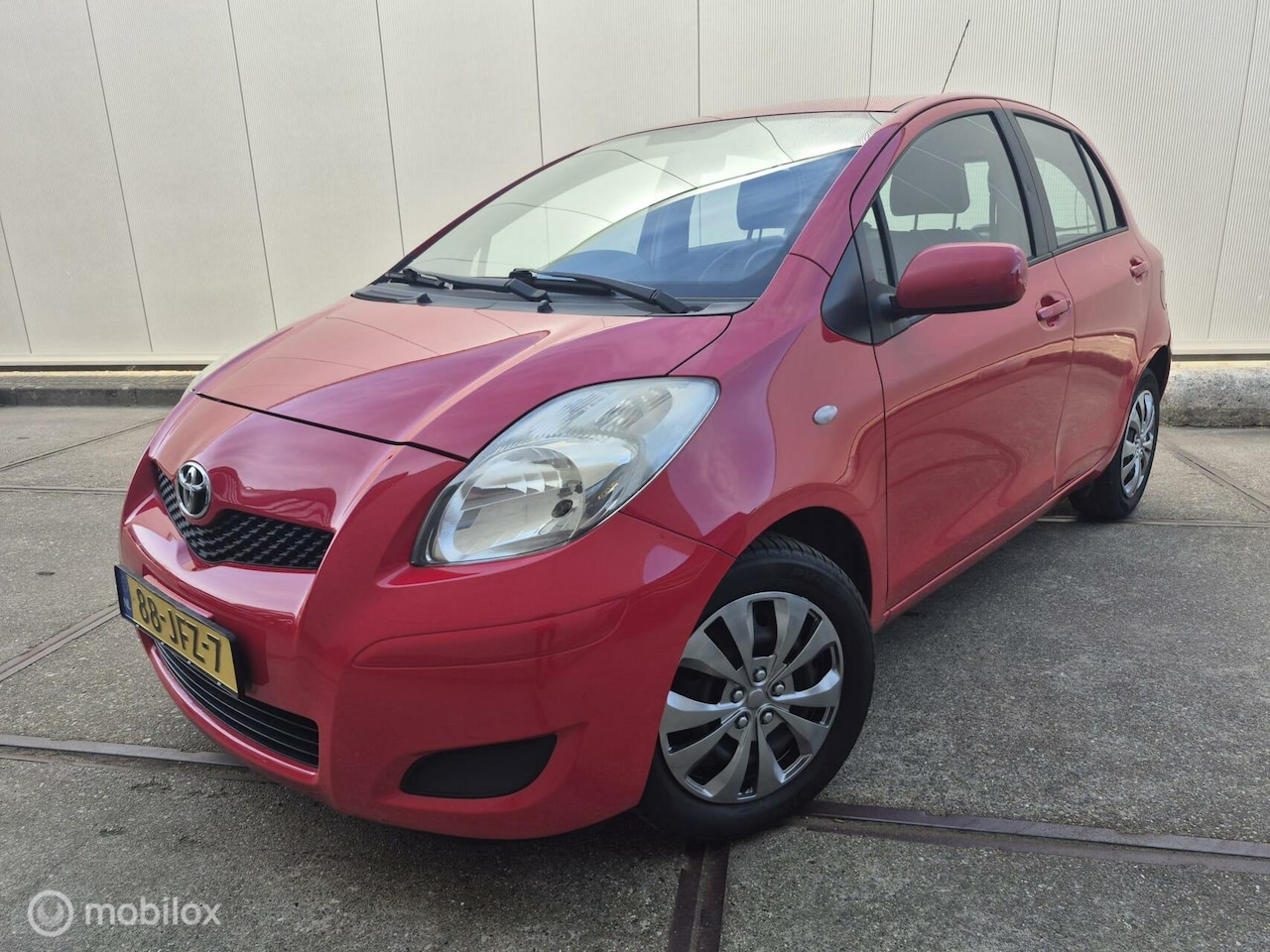 Toyota Yaris - 1.3 VVTi Dynamic Automaat / Airco / NAP - AutoWereld.nl