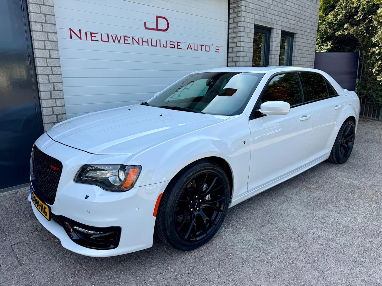 Chrysler 300C - 6.4 V8 HEMI SRT, 63.609km! full option! - AutoWereld.nl