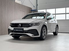 Volkswagen Tiguan - 1.4 TSI eHybrid R-Line - 245PK - SCHUIFDAK - LEER - IQ LIGHTS - 360graden Camera