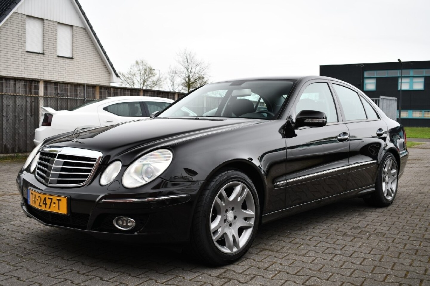 Mercedes-Benz E-klasse - 350 Facelift LPG G3 Distronic|Xenon - AutoWereld.nl