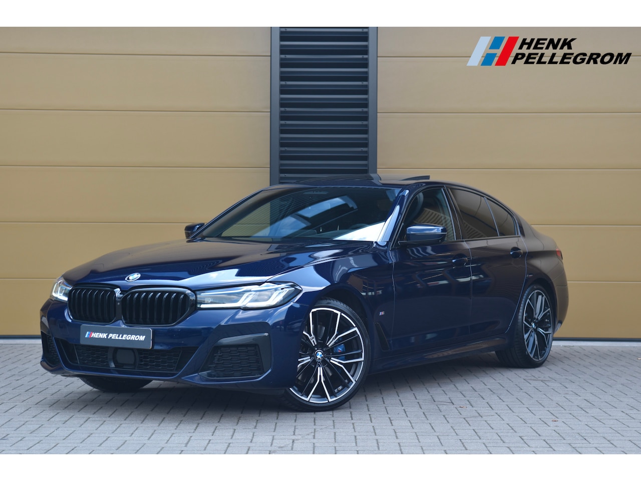 BMW 5-serie - 530i High Executive * M Sportpakket * Comfortstoelen * Laser * Schuifdak * Live cockpit * - AutoWereld.nl