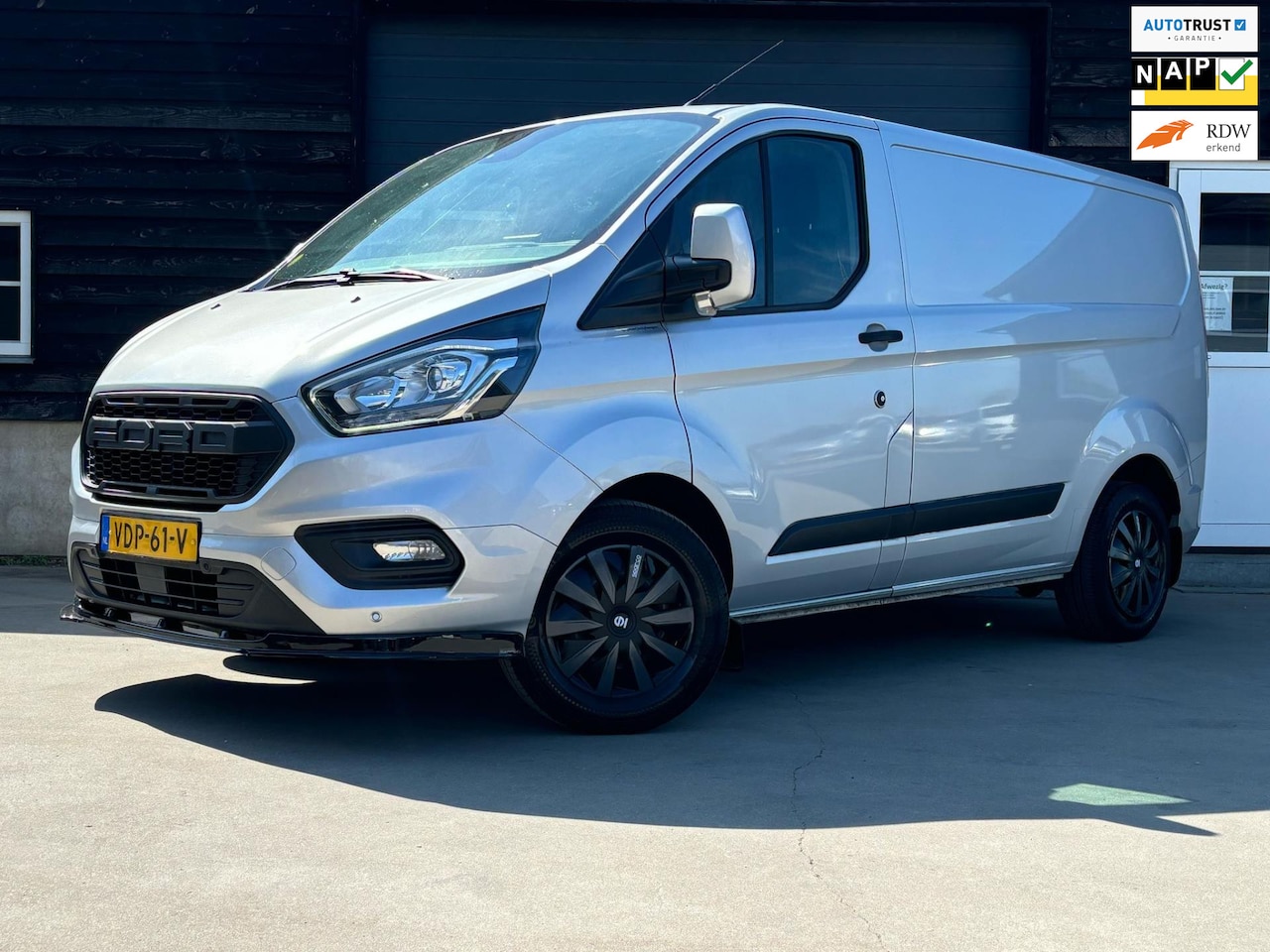 Ford Transit Custom - 320 2.0 TDCI L1H2 Automaat Carplay - AutoWereld.nl