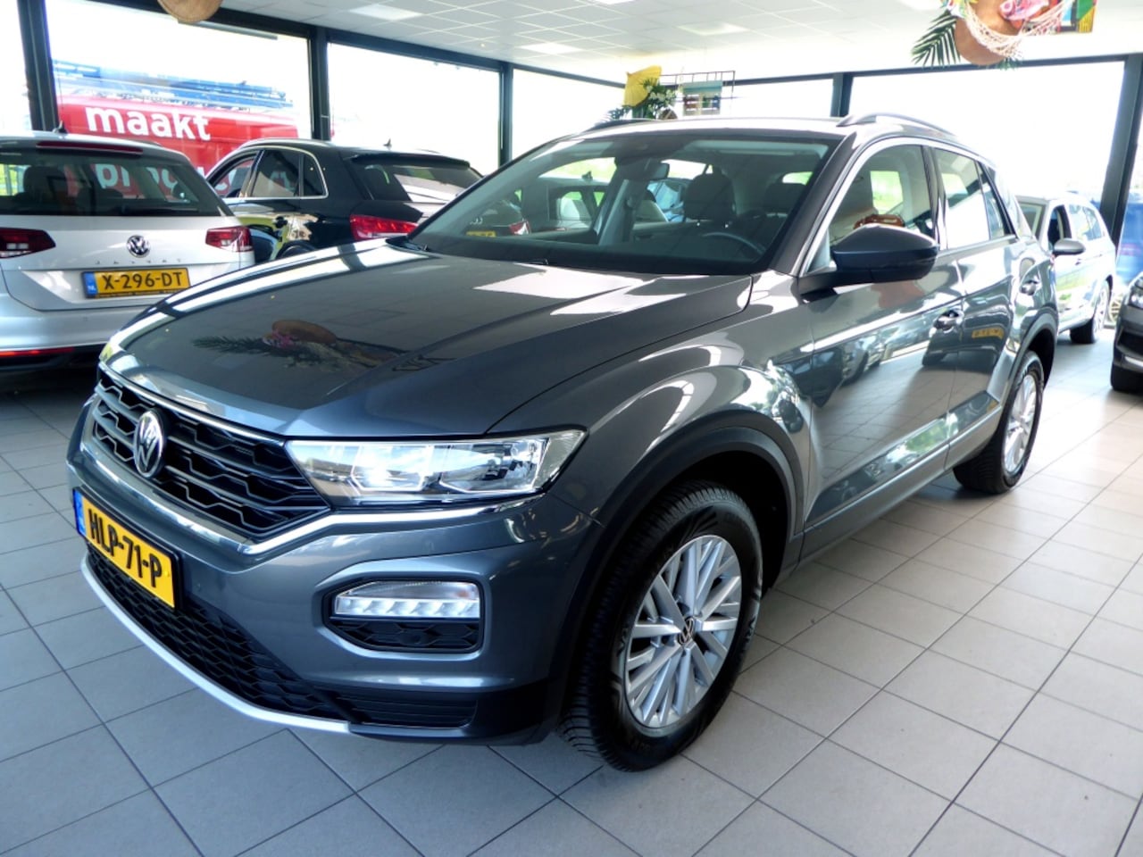 Volkswagen T-Roc - 1.5 TSI Style LMV/Navi/Cr contr/Plus div opties - AutoWereld.nl