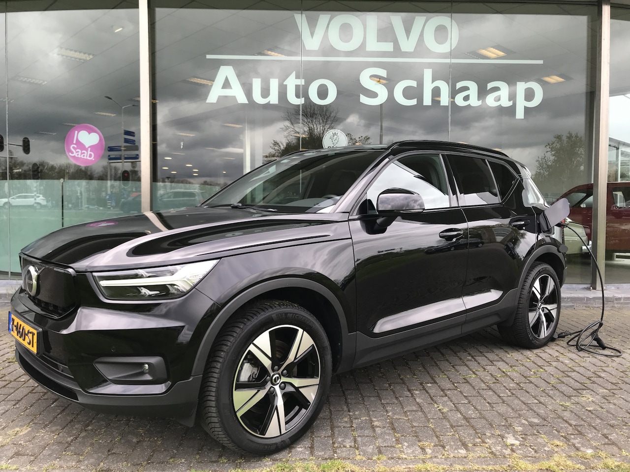 Volvo XC40 - Recharge P8 AWD R-Design Automaat | Rijklaar incl 12 mnd Bovag | Elektrisch Camera Carplay - AutoWereld.nl