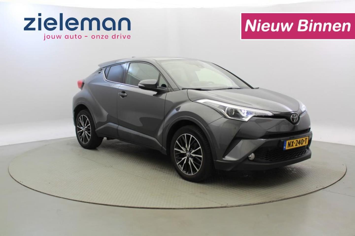 Toyota C-HR - 1.2 Executive - Camera, Stoelverw. Massage, Clima - AutoWereld.nl