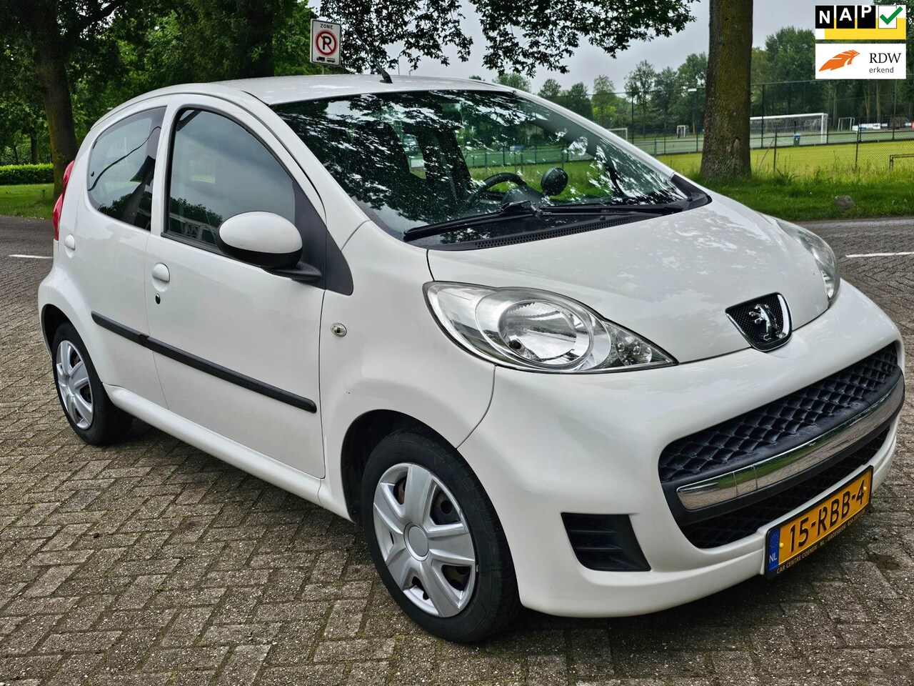 Peugeot 107 - 1.0-12V XS airco cv op afs elektrische ramen - AutoWereld.nl