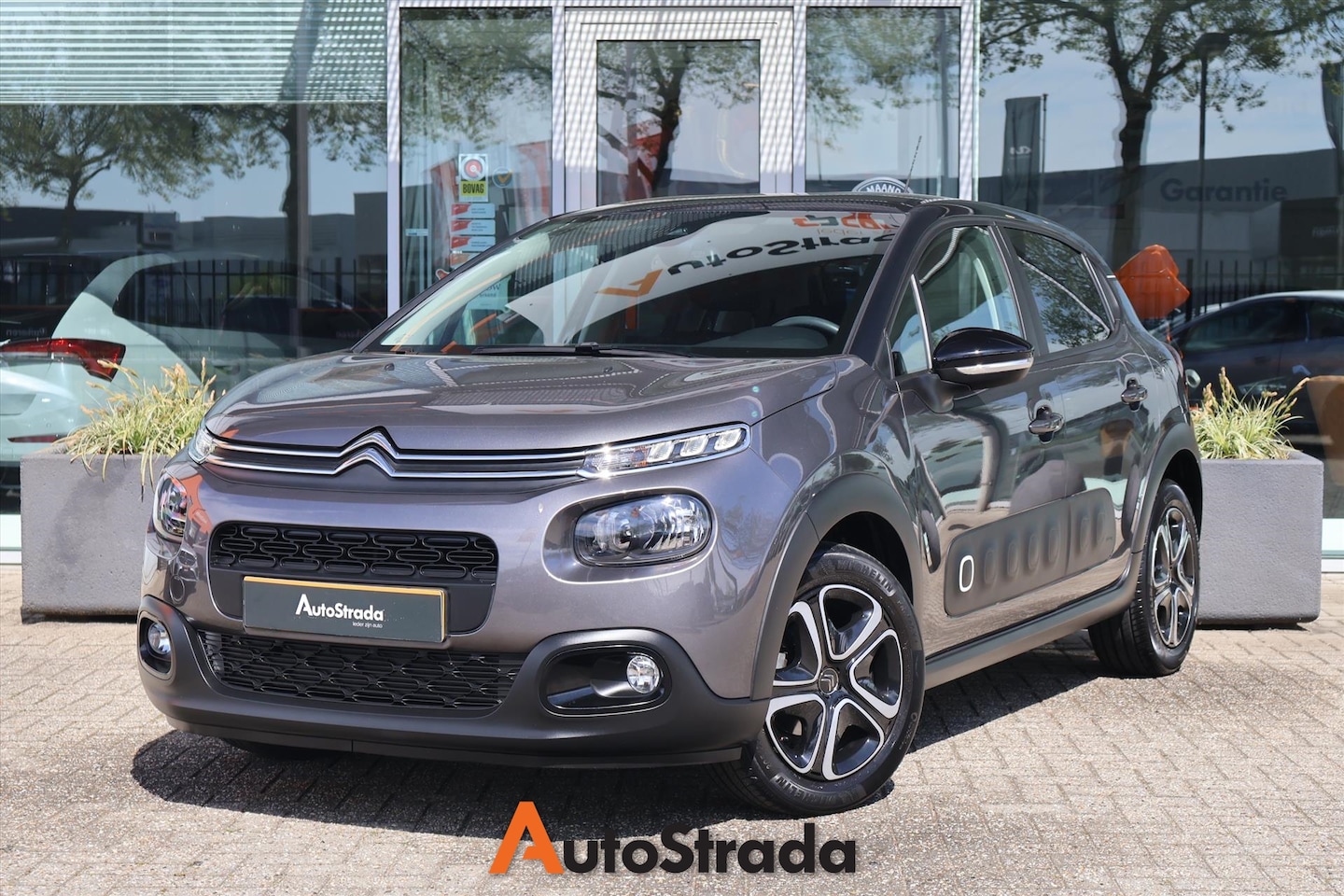 Citroën C3 - 1.2 PureTech 82pk S&S | Carplay | Navi | Climate | Cruise | Sensoren - AutoWereld.nl