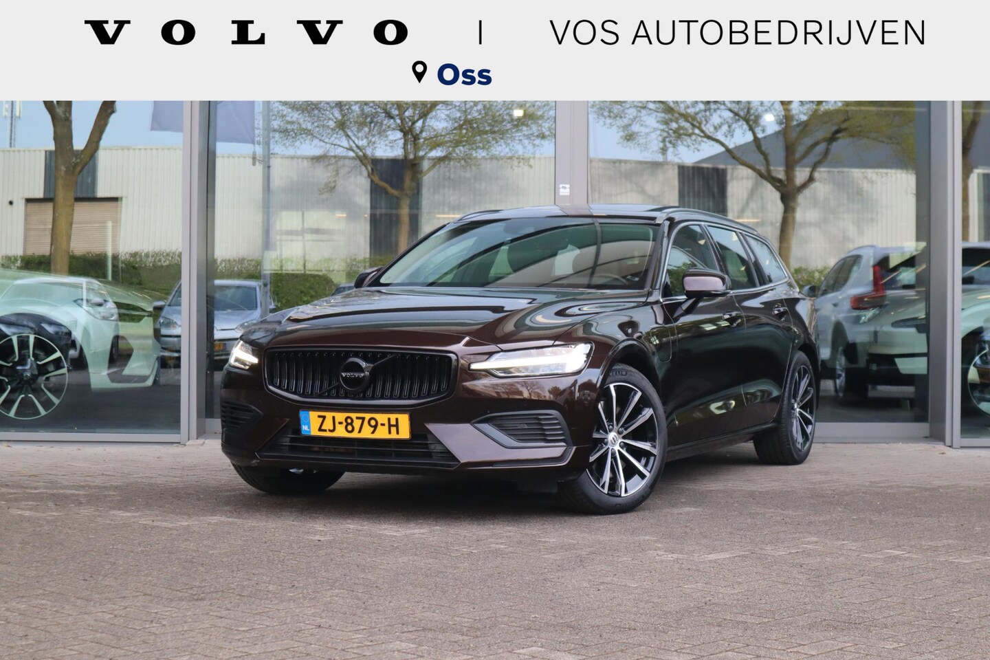 Volvo V60 - 2.0 T8 Twin Engine AWD Inscription | Schuif-/ Kanteldak| Verwarmbare voorstoelen| Semi- el - AutoWereld.nl
