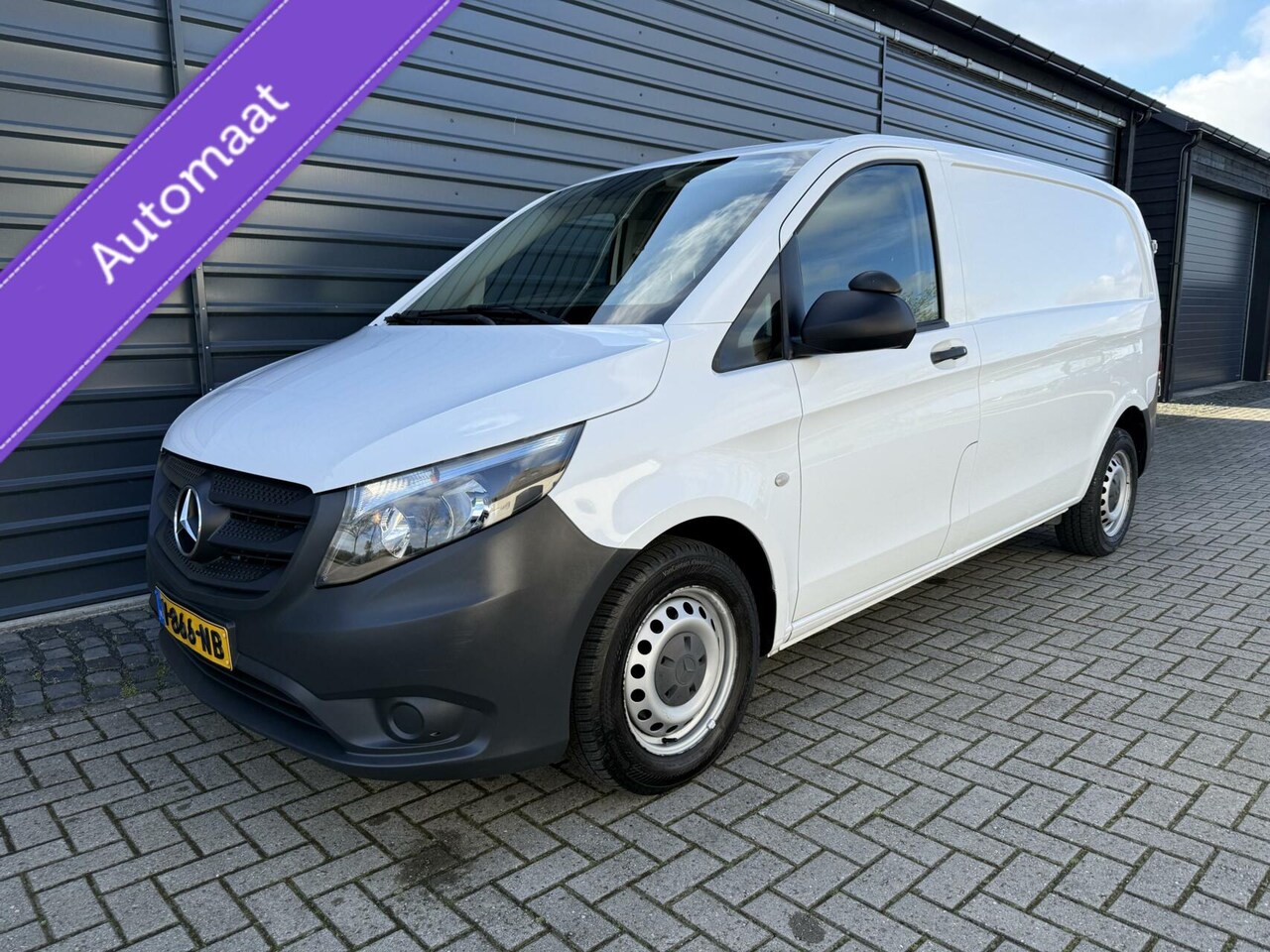 Mercedes-Benz Vito - Bestel 114 CDI 3 Zits Automaat Clima Cruise trekhaak inrichting - AutoWereld.nl