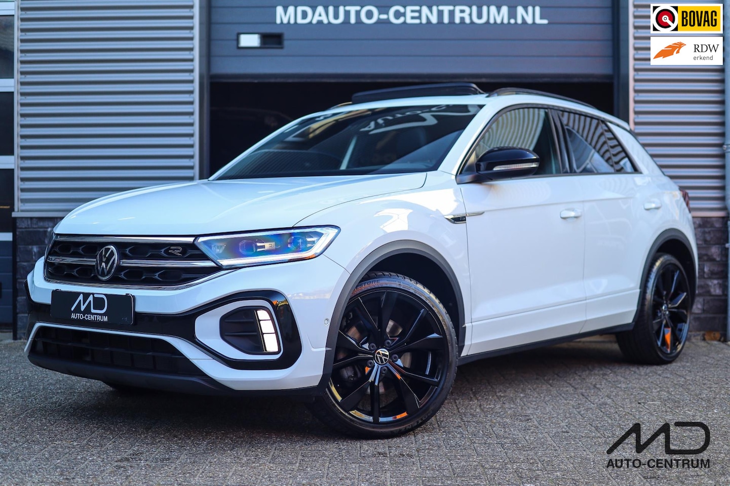 Volkswagen T-Roc - 1.5 TSI 2x R-Line| Pano| Keyless| Led matrix - AutoWereld.nl