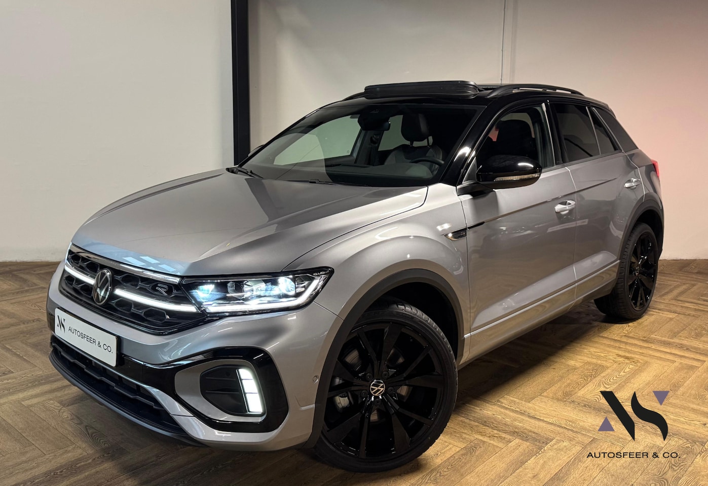 Volkswagen T-Roc - 1.5 TSI R-Line PANO KEYLESS - AutoWereld.nl