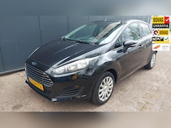Ford Fiesta - 1.0 Style nieuw distributie/airco/ weinig km