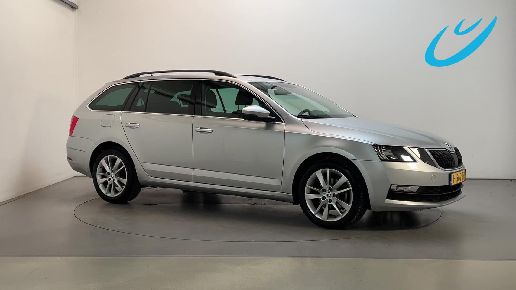 Skoda Octavia Combi - 1.0 TSI Greentech Business Edition Leder-Stof Stoelverwarming Navigatie Parkeersensoren - AutoWereld.nl