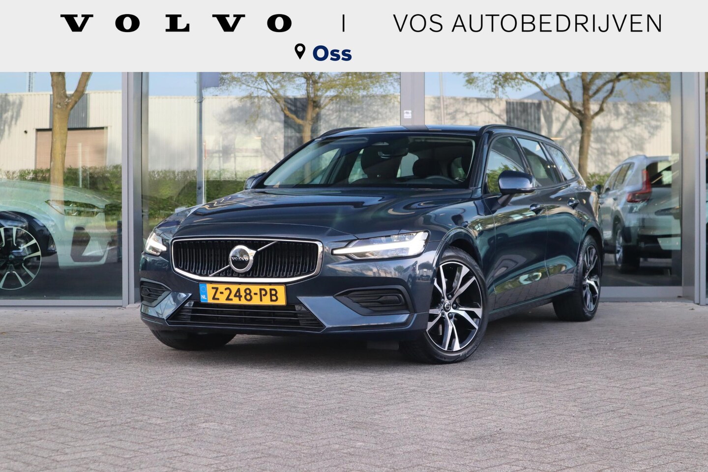 Volvo V60 - 2.0 B3 Essential Edition | Adaptieve Cruise Control met Pilot Assist| Stoelverwarming voor - AutoWereld.nl