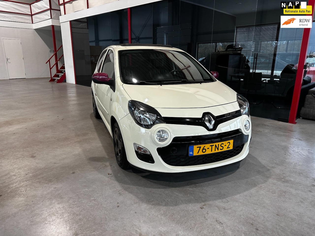 Renault Twingo - 1.2 16V Collection / Pano Dak / APK / Nieuwe Distr. Riem. / - AutoWereld.nl