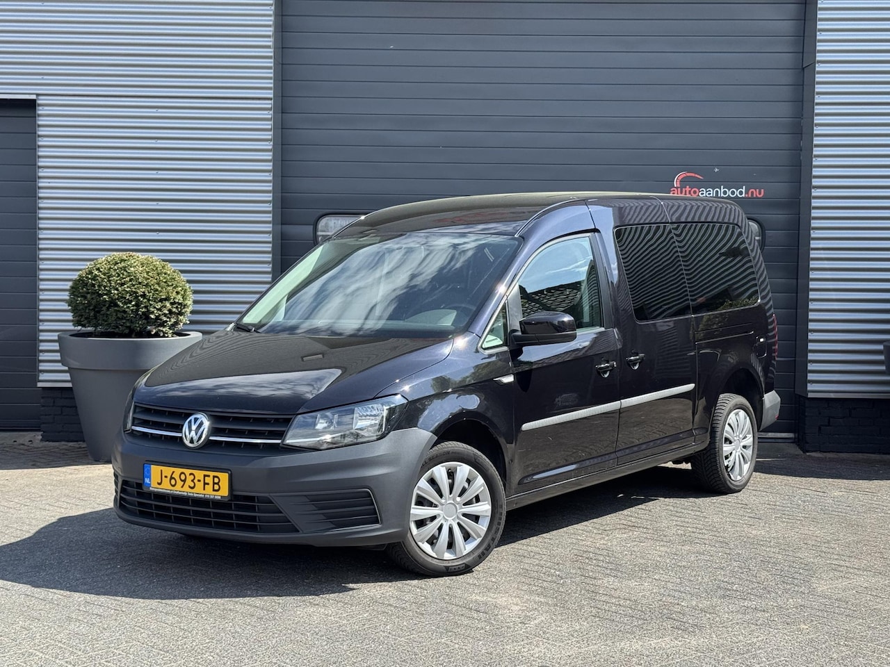 Volkswagen Caddy Maxi - 2.0 TDI Trendline Rolstoel Vervoer | Cruise Control | Airco | Parkeersensoren | - AutoWereld.nl