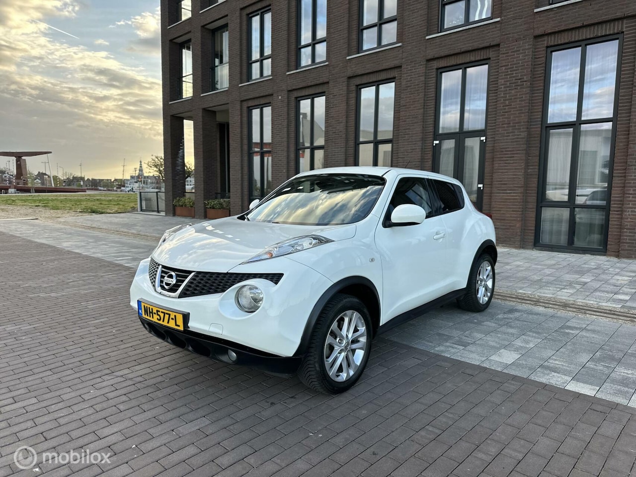 Nissan Juke - 1.6 DIG-T Tekna Navi Clima Cruise Trekhaak NAP - AutoWereld.nl