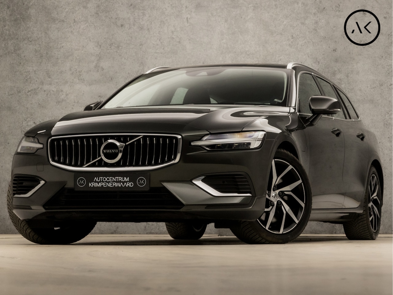 Volvo V60 - 2.0 T8 Twin Engine AWD Inscription 392Pk Automaat (APPLE CARPLAY, GROOT NAVI, LEDER, STUUR - AutoWereld.nl