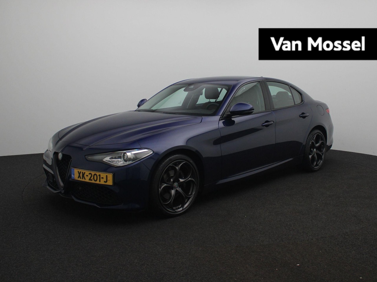 Alfa Romeo Giulia - 2.0T Super Aut. | Navigatie | 19"Velgen | Leder | Camera - AutoWereld.nl