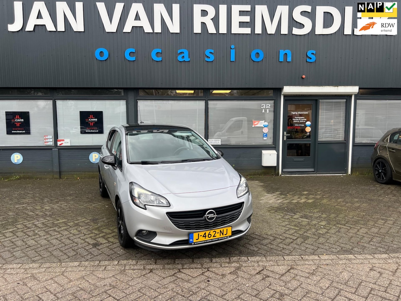 Opel Corsa - 1.2 bj 2018 5 deurs airco sportvelgen - AutoWereld.nl