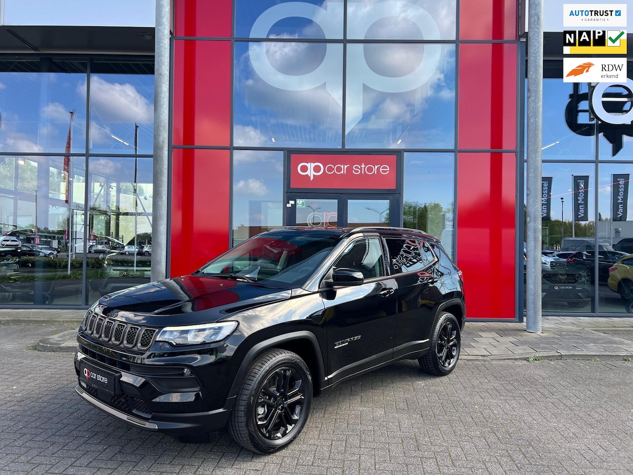 Jeep Compass - 4xe 240 Plug-in Hybrid Electric Limited 4xe 240 Plug-in Hybrid Electric Limited - AutoWereld.nl