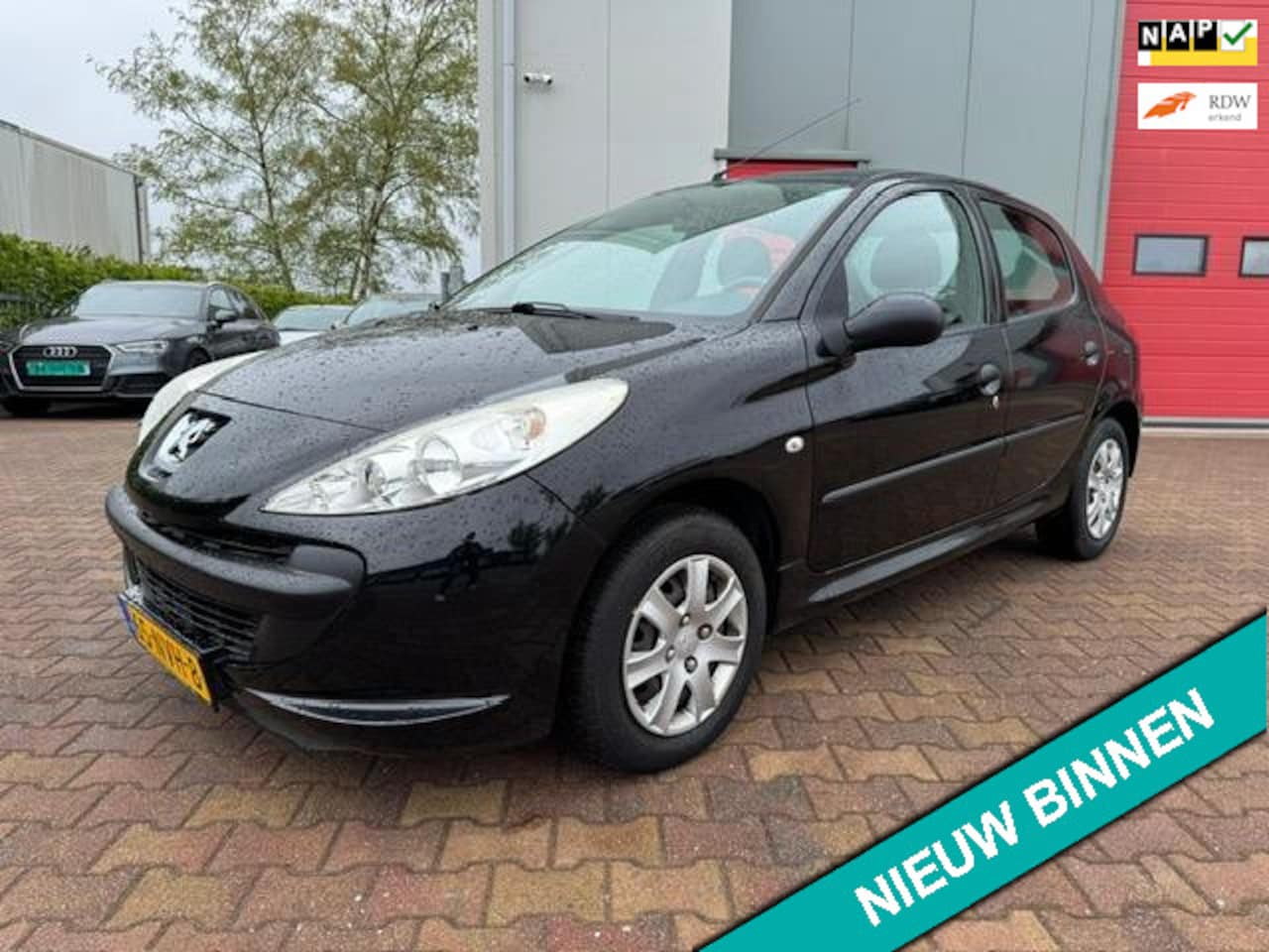 Peugeot 206 - 1.1 XR 1.1 XR ( NIEUWE APK + RIJDT GOED ) - AutoWereld.nl