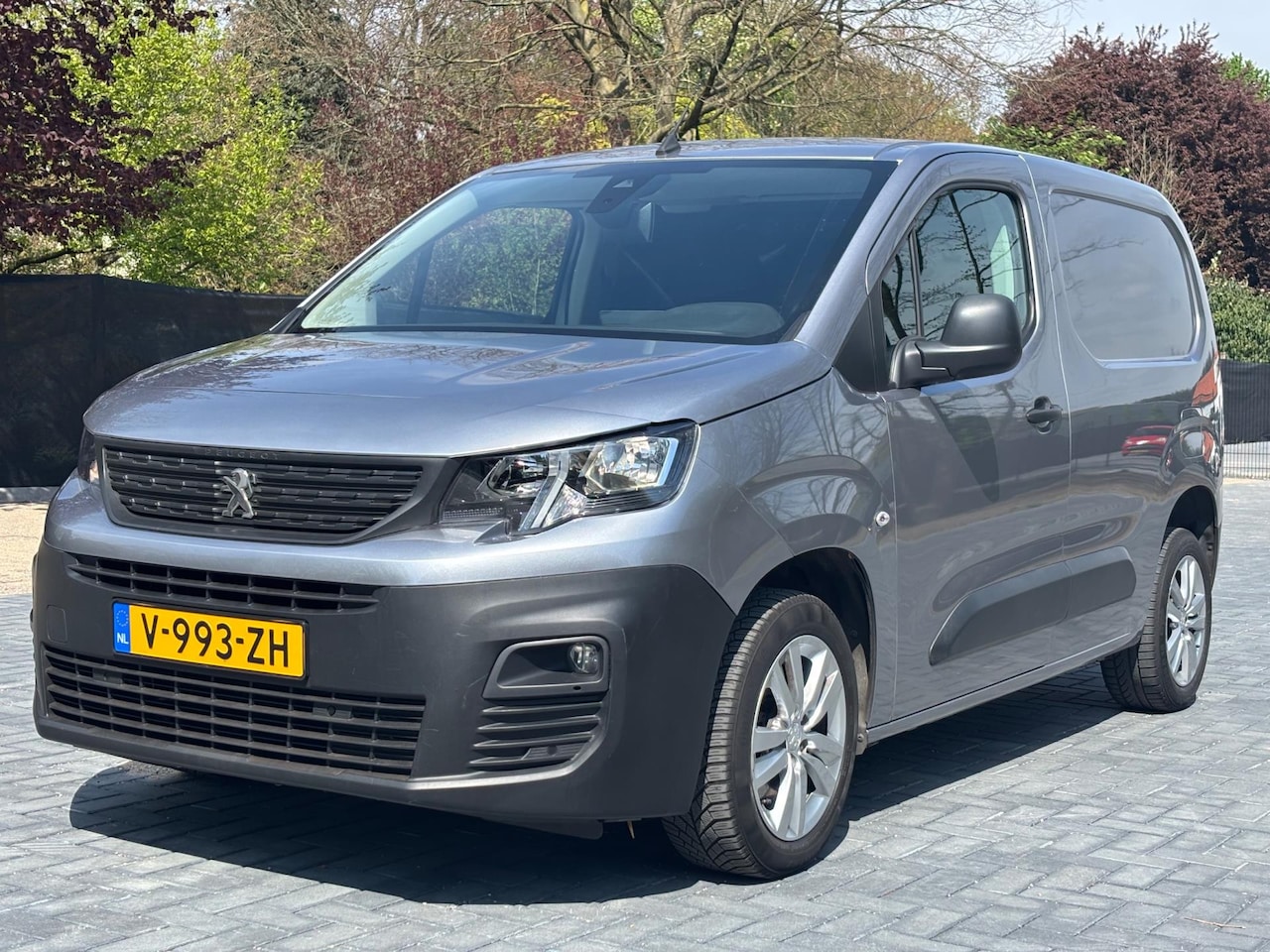 Peugeot Partner - 1.6 BlueHDI Asphalt/Navi/Camera/Cruise/Carplay - AutoWereld.nl