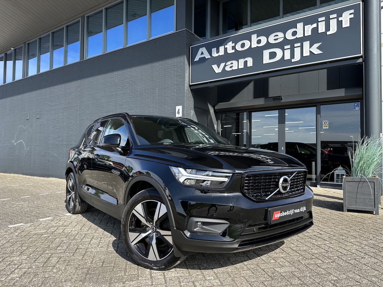 Volvo XC40 - 1.5 T5 Recharge R-Design 1.5 T5 Recharge R-Design - AutoWereld.nl