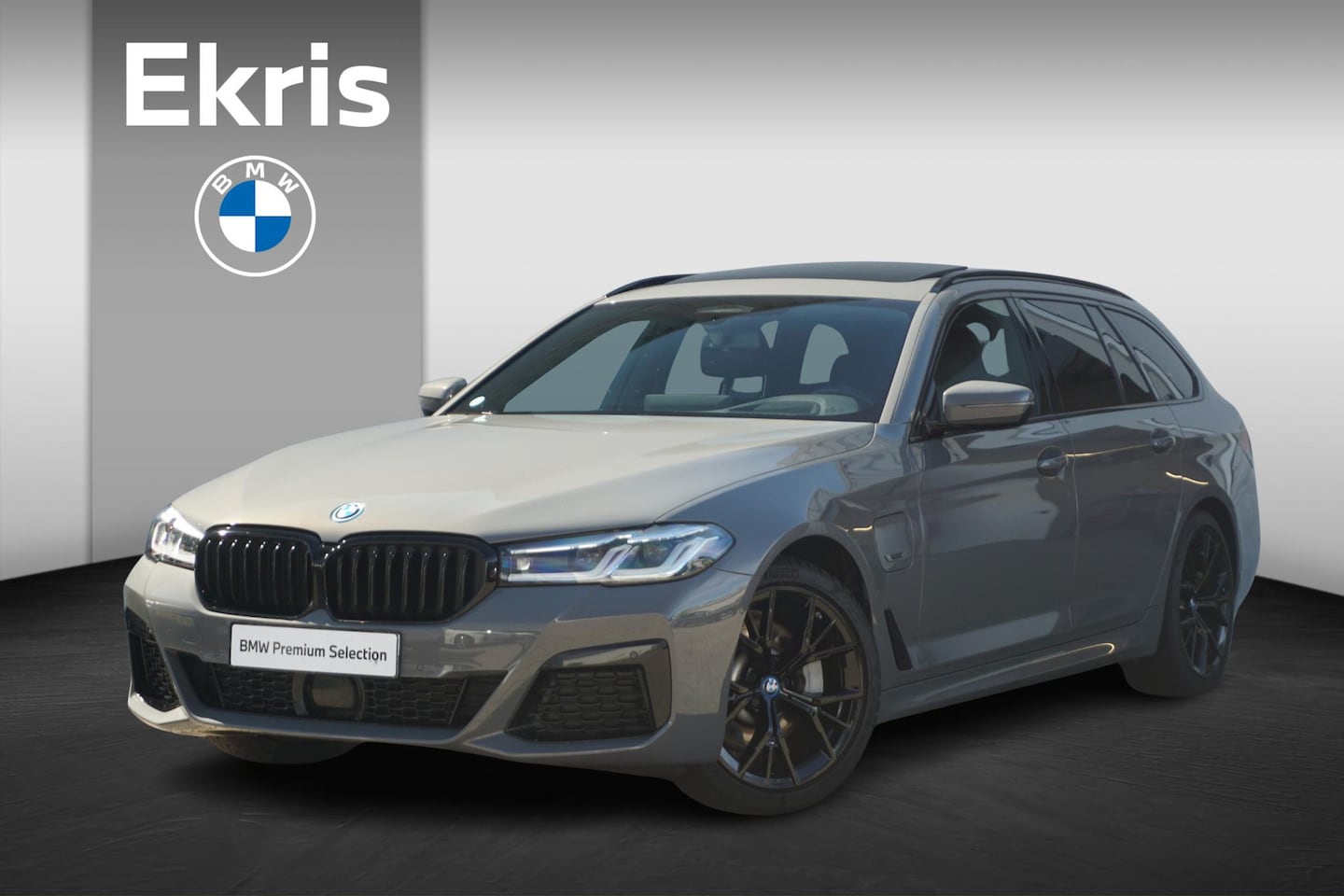 BMW 5-serie Touring - 530e xDrive M Sportpakket / Panorama Dak / Hifi / Trekhaak / Head-Up Display - AutoWereld.nl