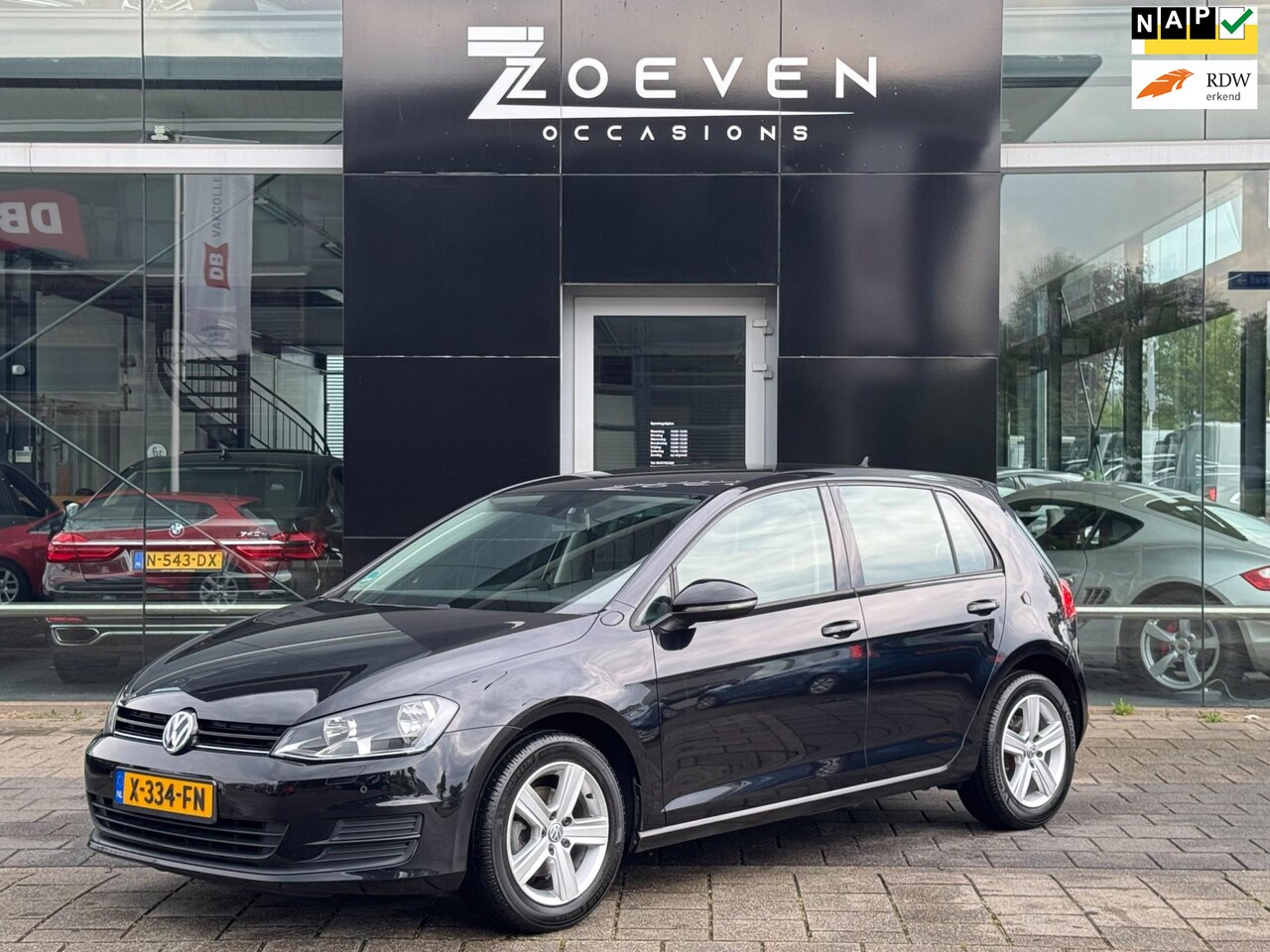 Volkswagen Golf - 1.2 TSI Easyline/ clima/ stoelverwaring/ PDC - AutoWereld.nl