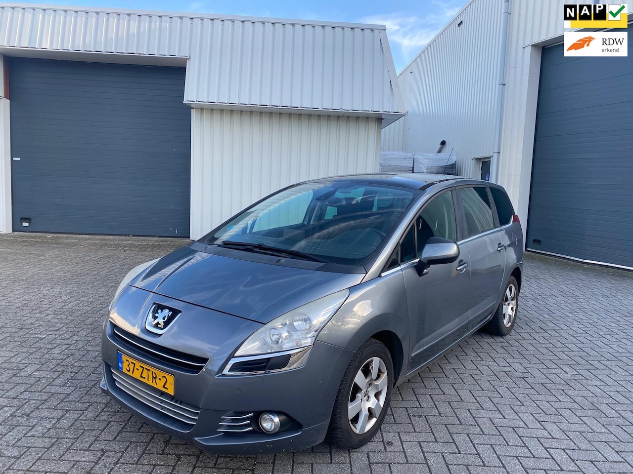 Peugeot 5008 - 1.6 VTi Blue Lease 7p. / Pano / Export Price - AutoWereld.nl