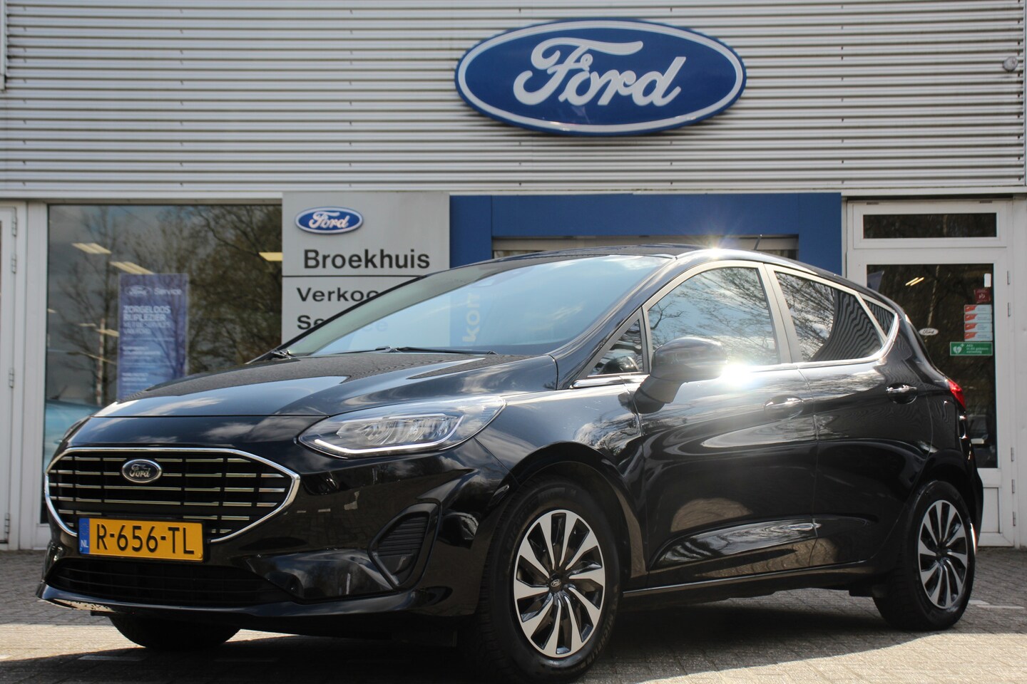 Ford Fiesta - 1.0EB HYBRID TITANIUM | NL-AUTO! | DEALER OH! | APPLE CARPLAY & ANDROID AUTO | PARKEERSENS - AutoWereld.nl