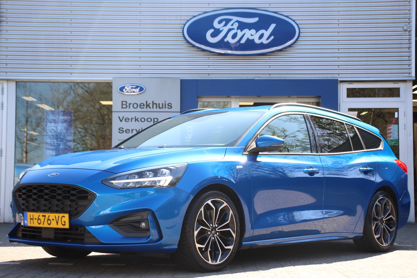Ford Focus Wagon - 1.0EB ST-LINE | NL-AUTO! | WINTERPACK | FULL LED | 18'' LMV | NAVI | CLIMA | CRUISE | DEAL - AutoWereld.nl