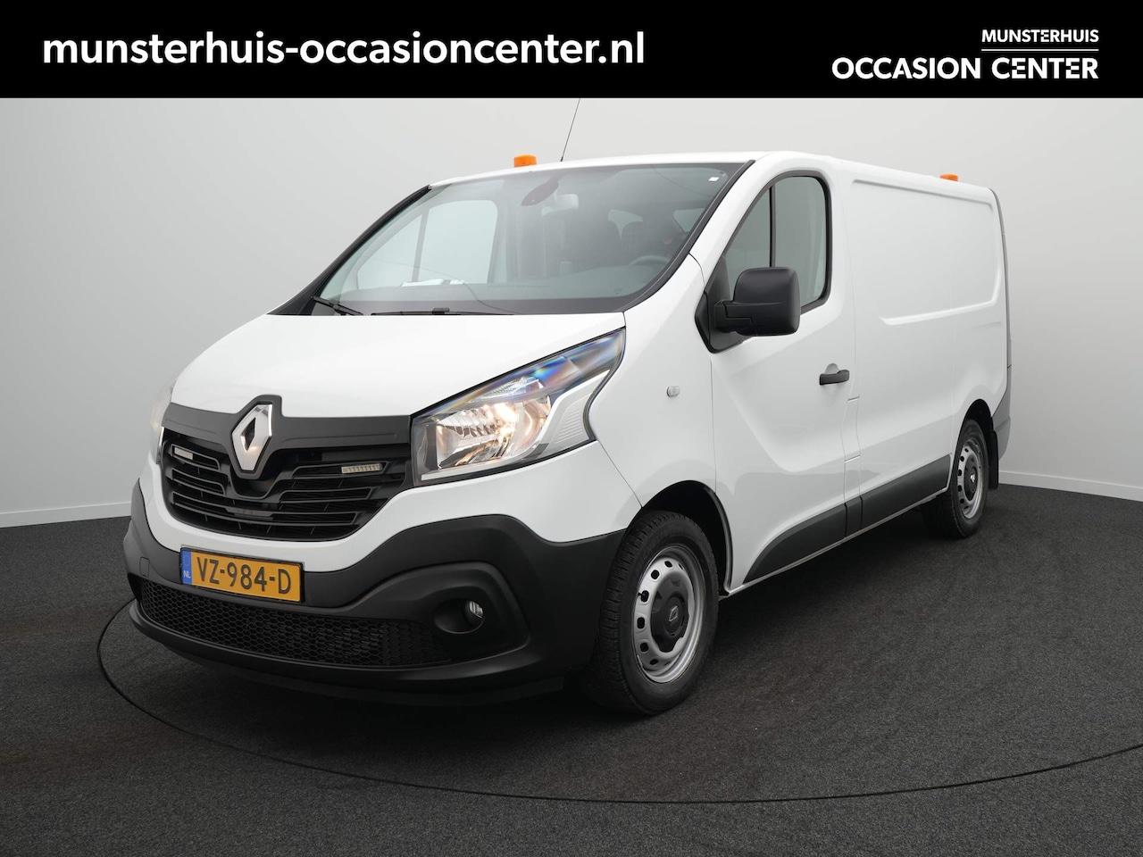 Renault Trafic - 1.6 dCi T27 L1H1 Comfort - Trekhaak - Bott inrichting - Omvormer - Laadruimte - AutoWereld.nl