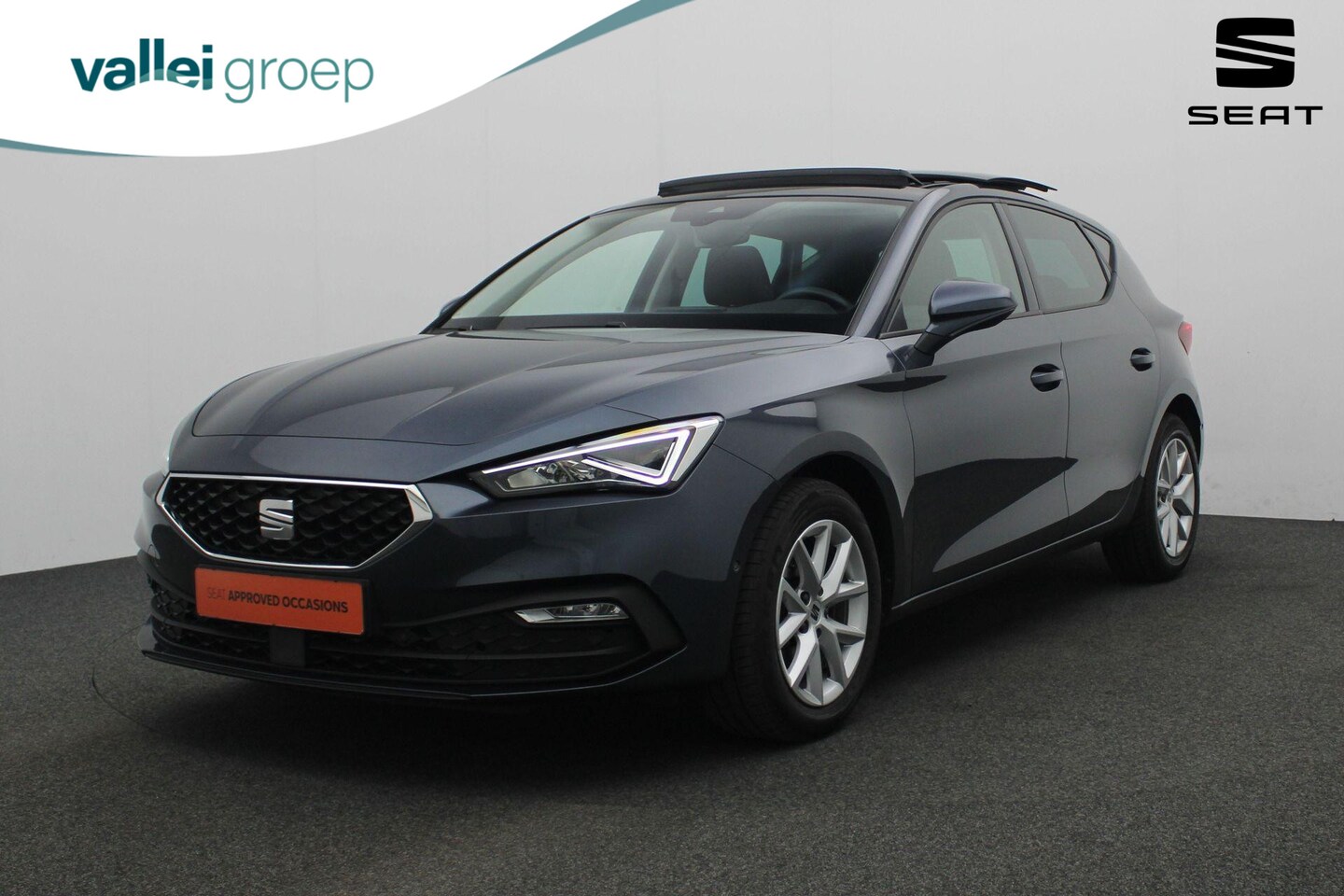 Seat Leon - 1.0 eTSI 110 pk DSG Style Business Intense | Panoramadak | Stoelverwarming | Achteruitrijc - AutoWereld.nl