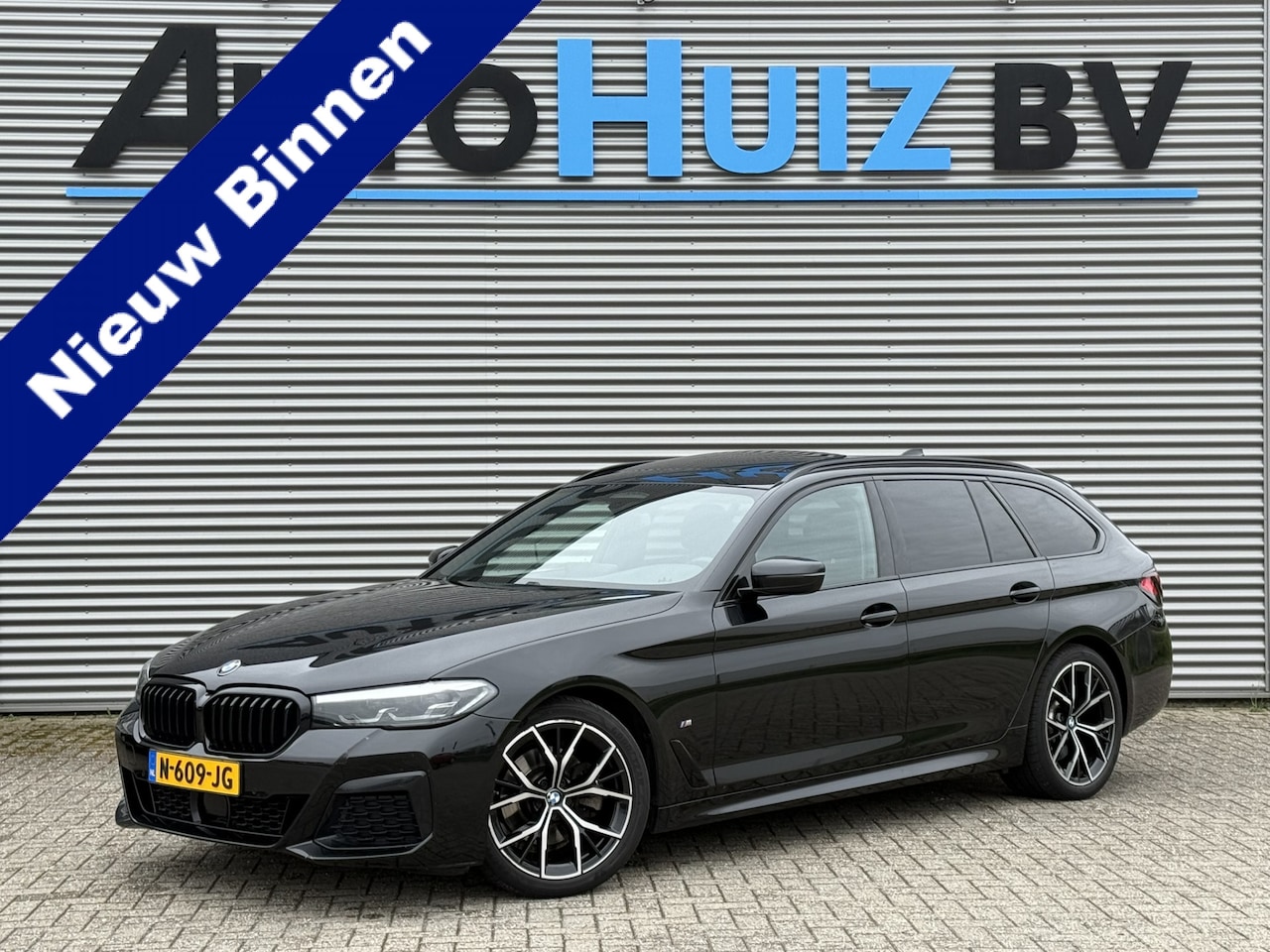 BMW 5-serie Touring - 520d M Sport Panoramadak ACC LED 19 Inch Stuurverwarming Carplay Achteruitrijcamera Stuurv - AutoWereld.nl