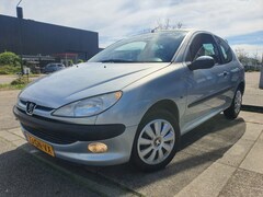 Peugeot 206 - 1.4 Gentry