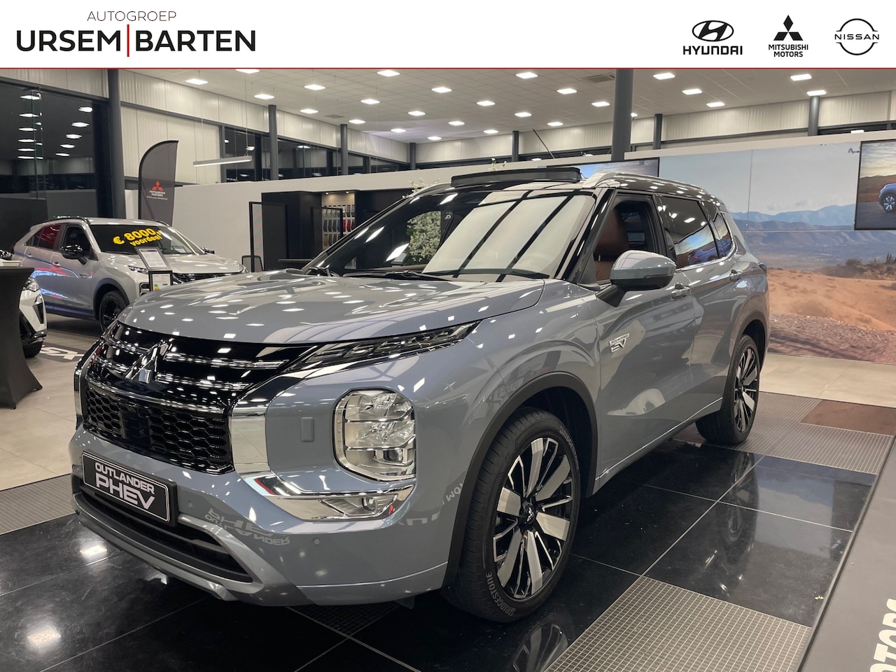 Mitsubishi Outlander - 2.4 PHEV Instyle+ 2.4 PHEV instyle+ - AutoWereld.nl