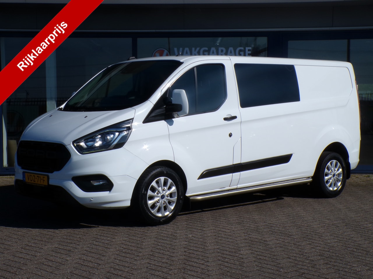 Ford Transit Custom - 2.0 TDCI L2H1 Trend DC, Automaat / Trekhaak / Carplay + Android Auto / Camera + Sensoren / - AutoWereld.nl