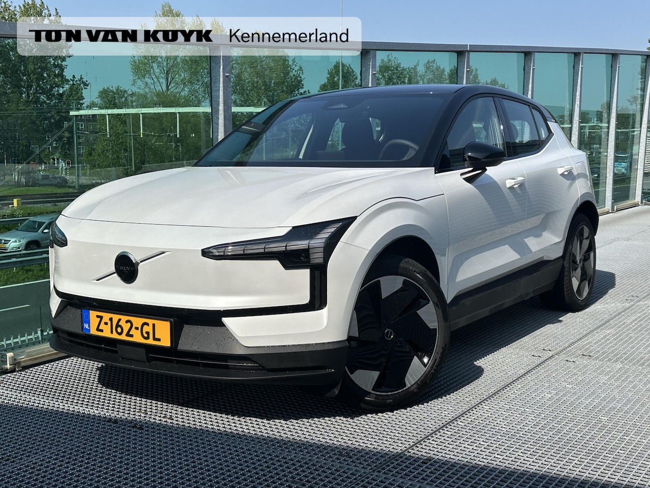 Volvo EX30 - Single Motor Extended Range Plus 69 kWh / Extra getinte ramen vanaf A-stijl / Adaptive cru - AutoWereld.nl