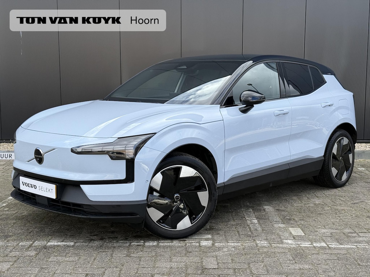 Volvo EX30 - Twin Motor Performance Ultra 69 kWh / Panoramadak / Adaptive Cruise / 360 camera / Getint - AutoWereld.nl