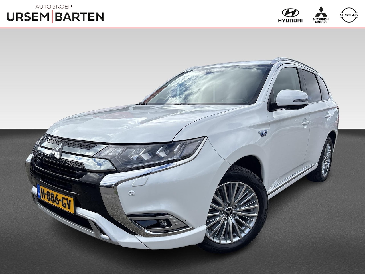 Mitsubishi Outlander - 2.4 PHEV Intense | auto is binnen - AutoWereld.nl