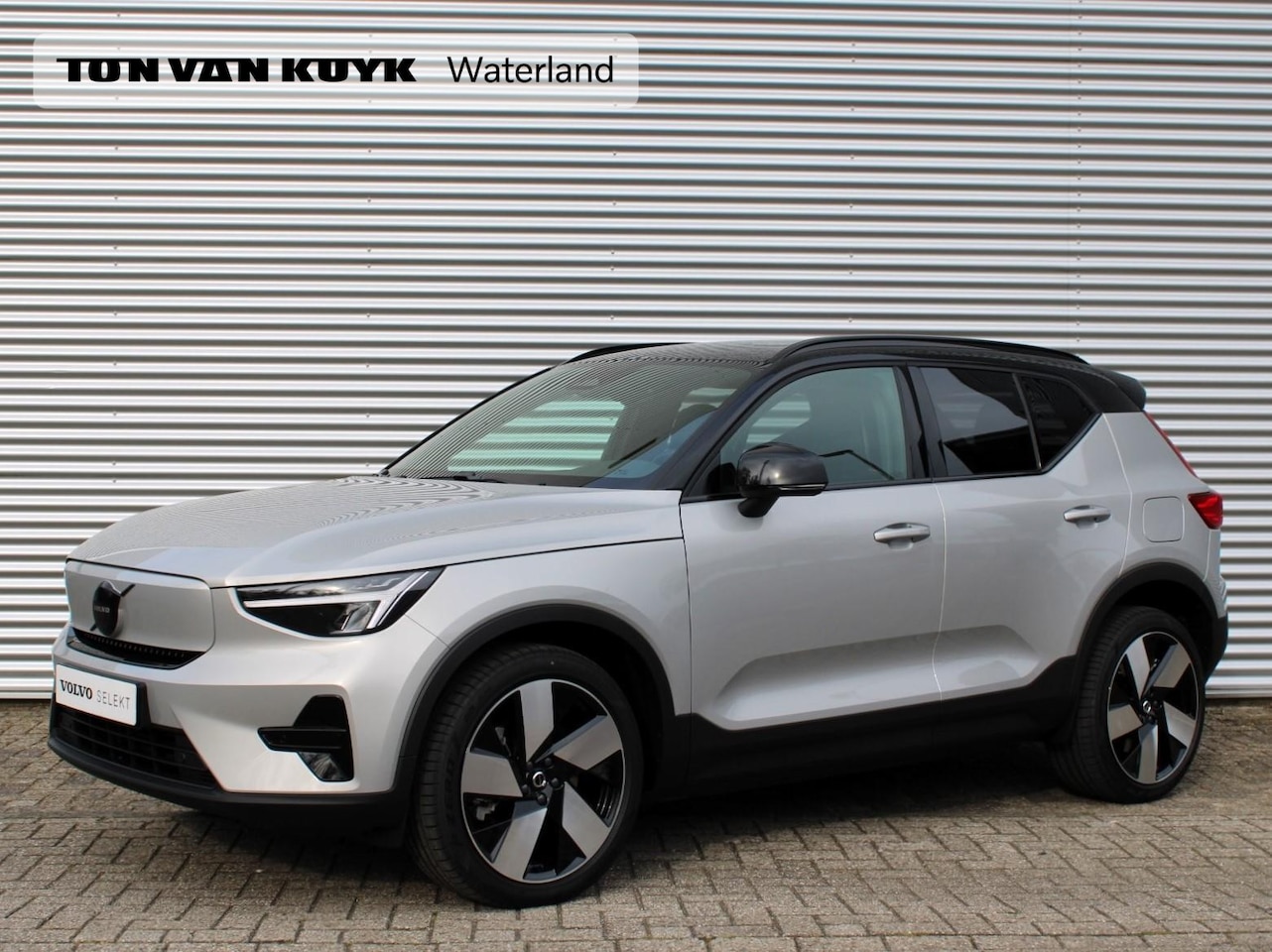 Volvo EX40 - Single Motor Extended Range Plus Automaat / Privacy Glass / 20" velgen / Black Stone dak / - AutoWereld.nl