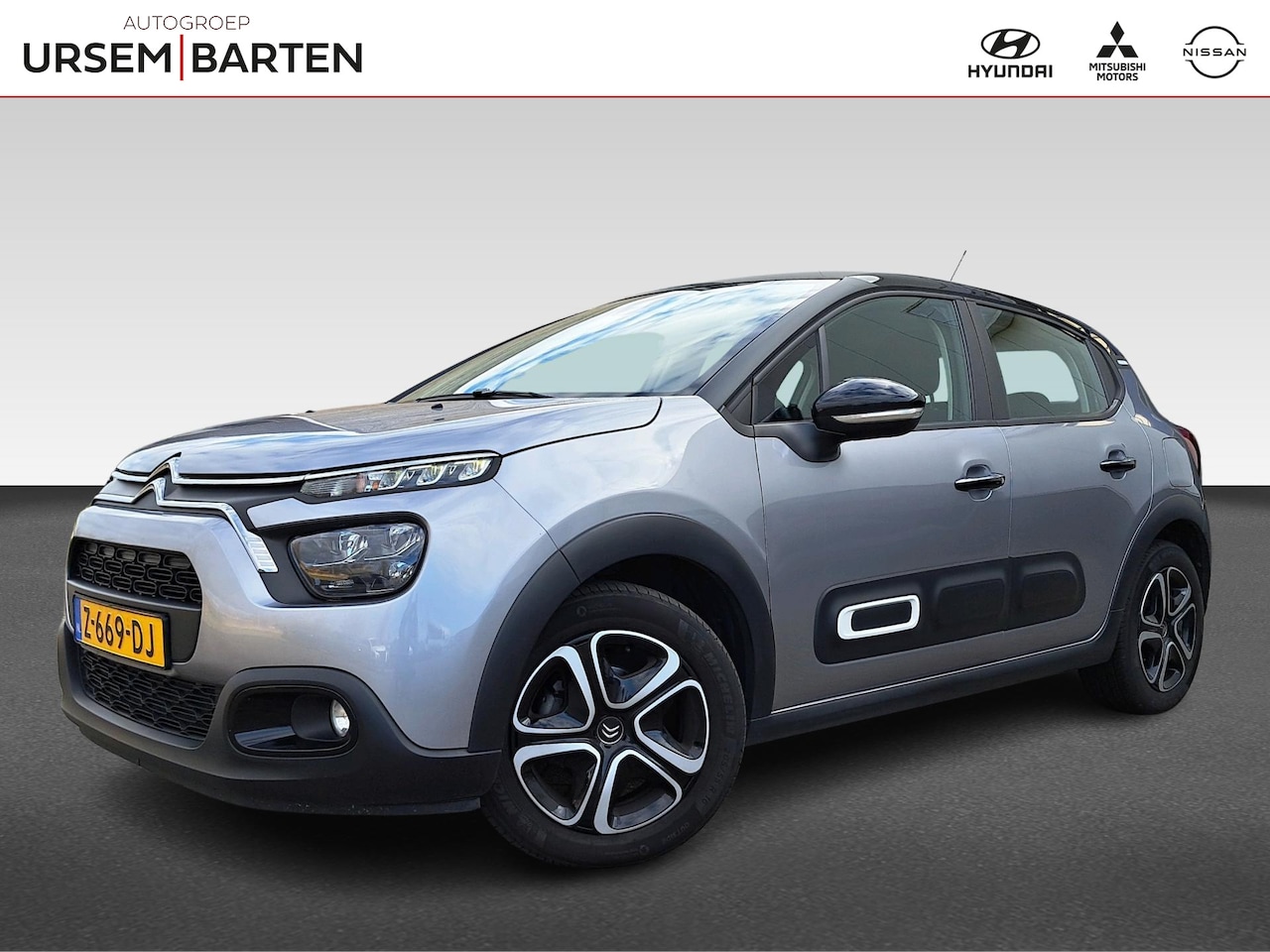Citroën C3 - 1.2 PureTech Feel | zwart dak | navigatie | climate control | achteruitrijcamera - AutoWereld.nl