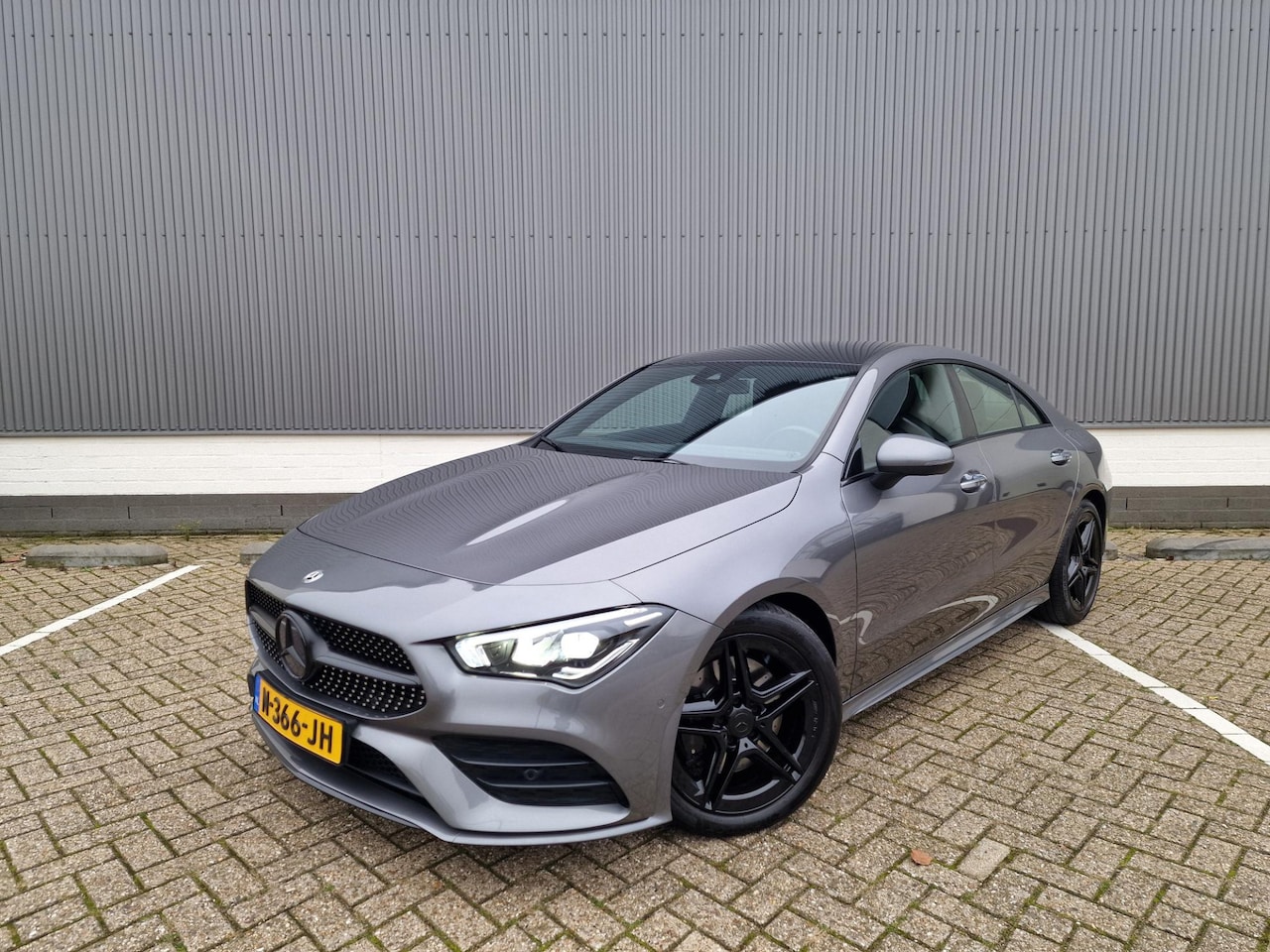 Mercedes-Benz CLA-Klasse - 200 Premium Plus AMG Pakket Sfeer. Camera Trekhaak PDC MFS - AutoWereld.nl