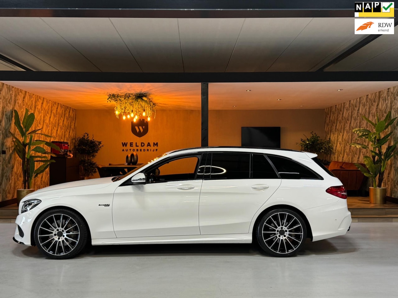 Mercedes-Benz C-klasse Estate - 250 AMG Garantie Camera Leder Cruise Clima Navi Lane PDC Blindspot Led Elek Achterklep Rij - AutoWereld.nl
