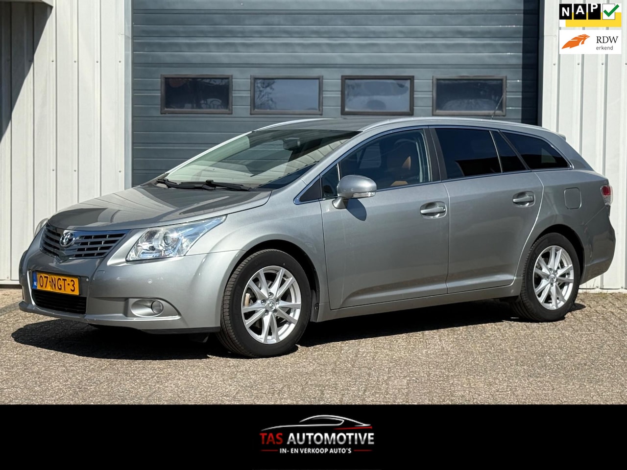 Toyota Avensis Wagon - 1.8 VVTi Business 2e EIG/AUTOMAAT/LEER - AutoWereld.nl